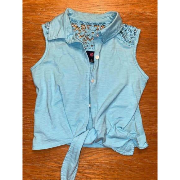 Vintage IZ Byer Blue Sleeveless Button-Up Top With Lace Back & Collar Detail - Picture 1 of 3